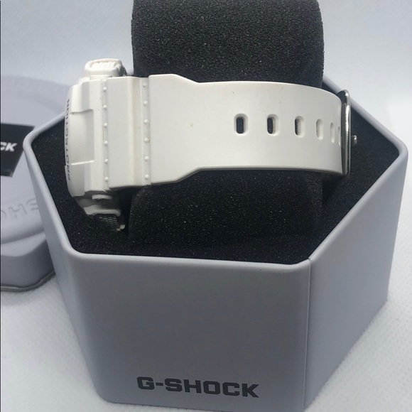 Women’s G-SHOCK White Watch WR20BAR